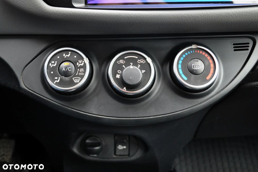 Toyota Yaris 1.0 Sol - 22