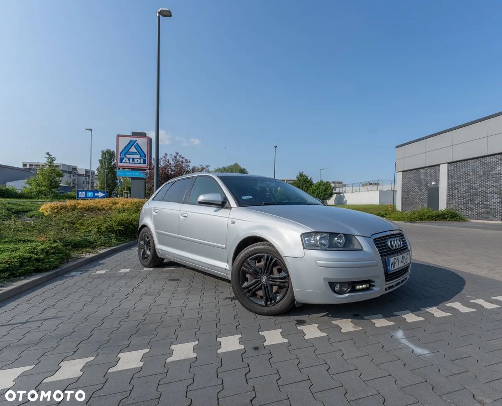 Audi A3 Sportback 2.0 TDI DPF Ambiente - 1