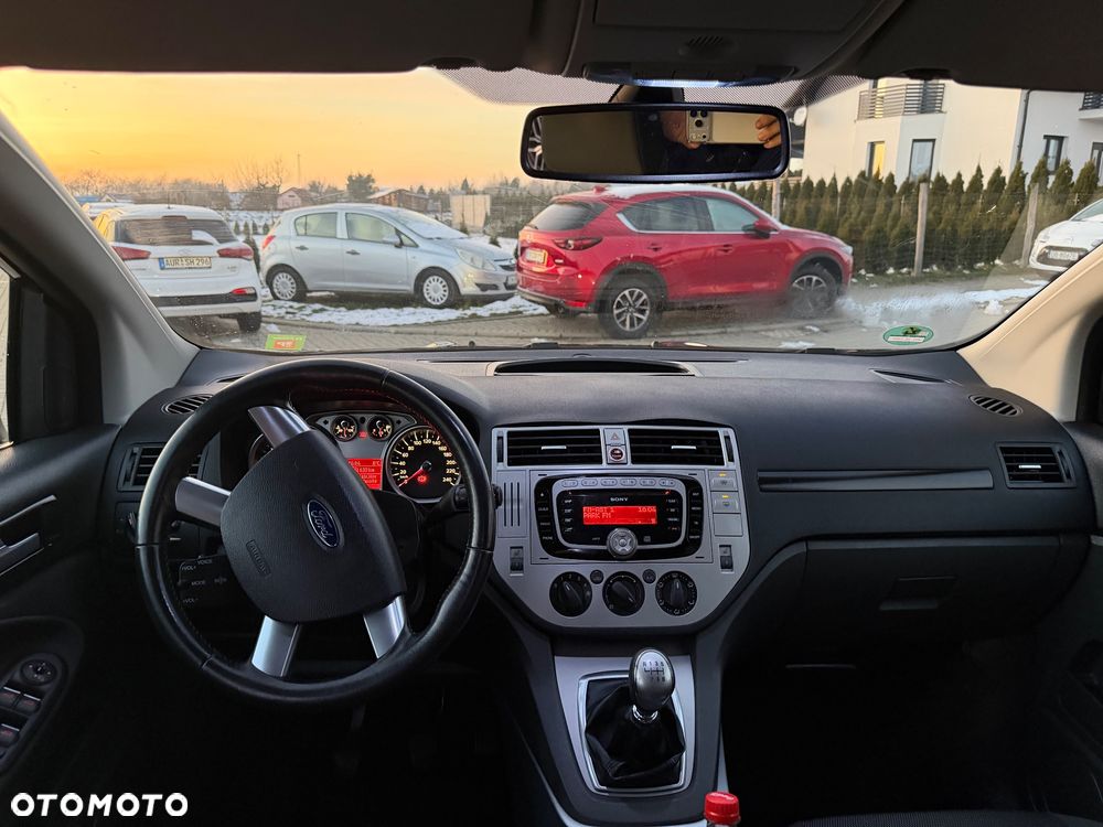 Ford Kuga 2.0 TDCi 2x4 Titanium - 13