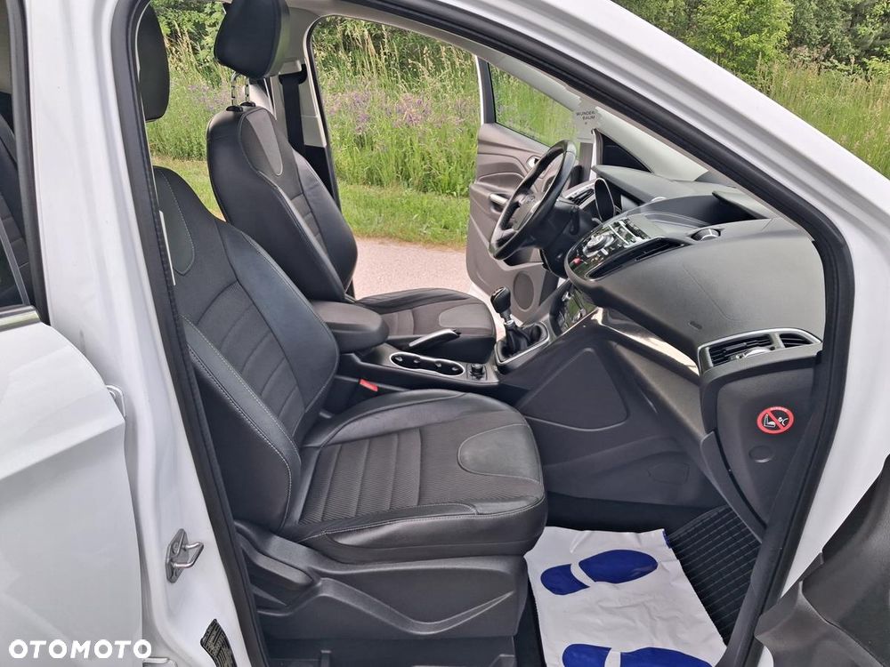 Ford Kuga - 24