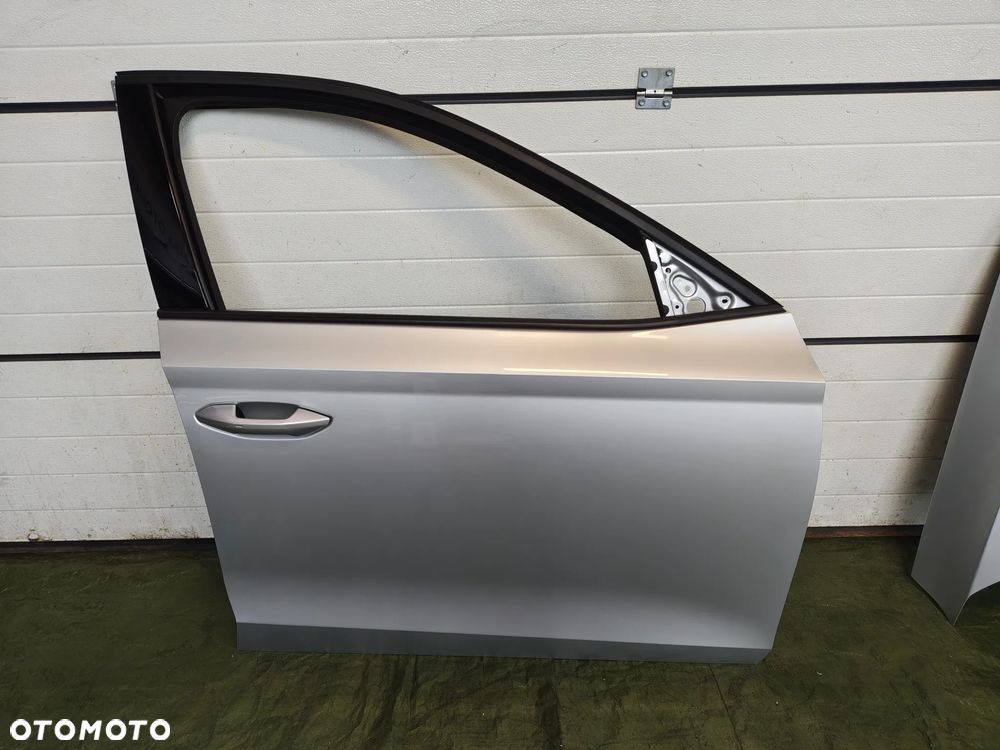 Skoda Octavia IV kombi drzwi prawy przód lewe przednie LA7W w kolor POD MIERNIK - 1