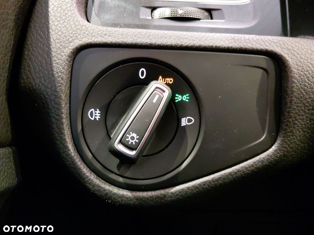 Volkswagen Golf - 26