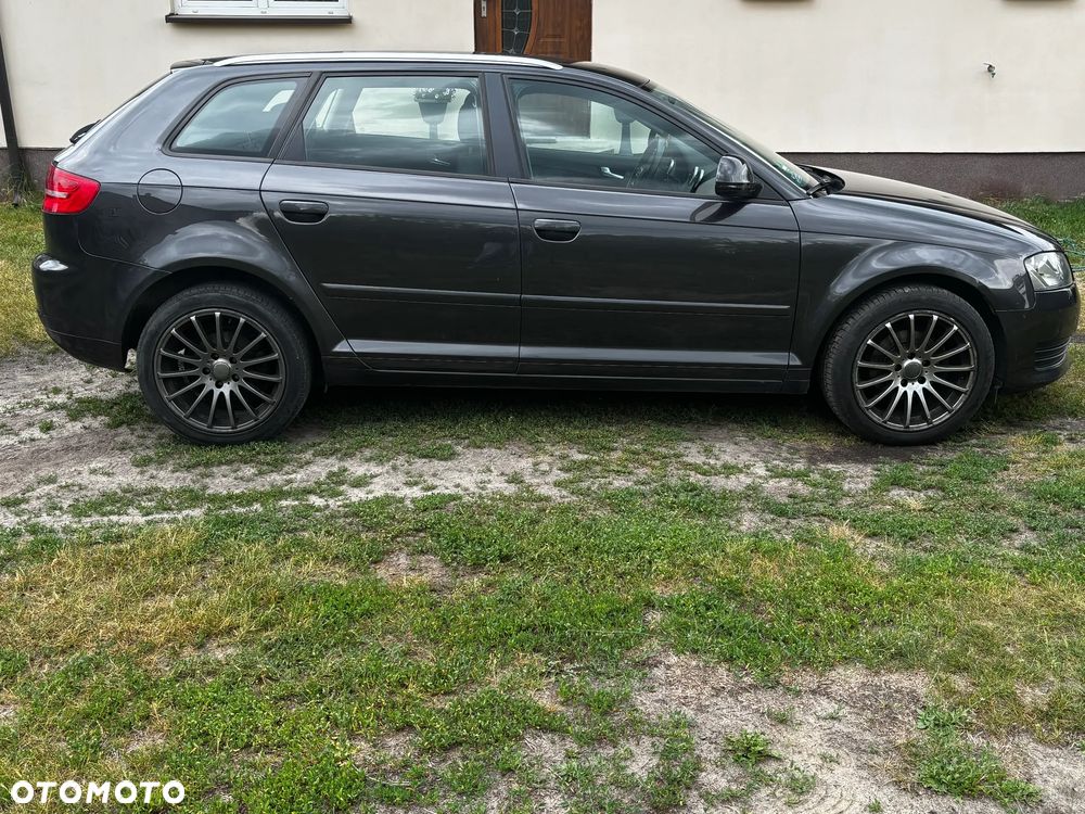 Audi A3 Sportback - 2