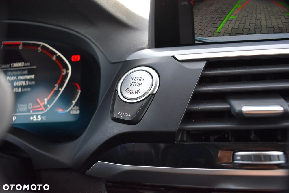 BMW X3 xDrive20i GPF Advantage - 33