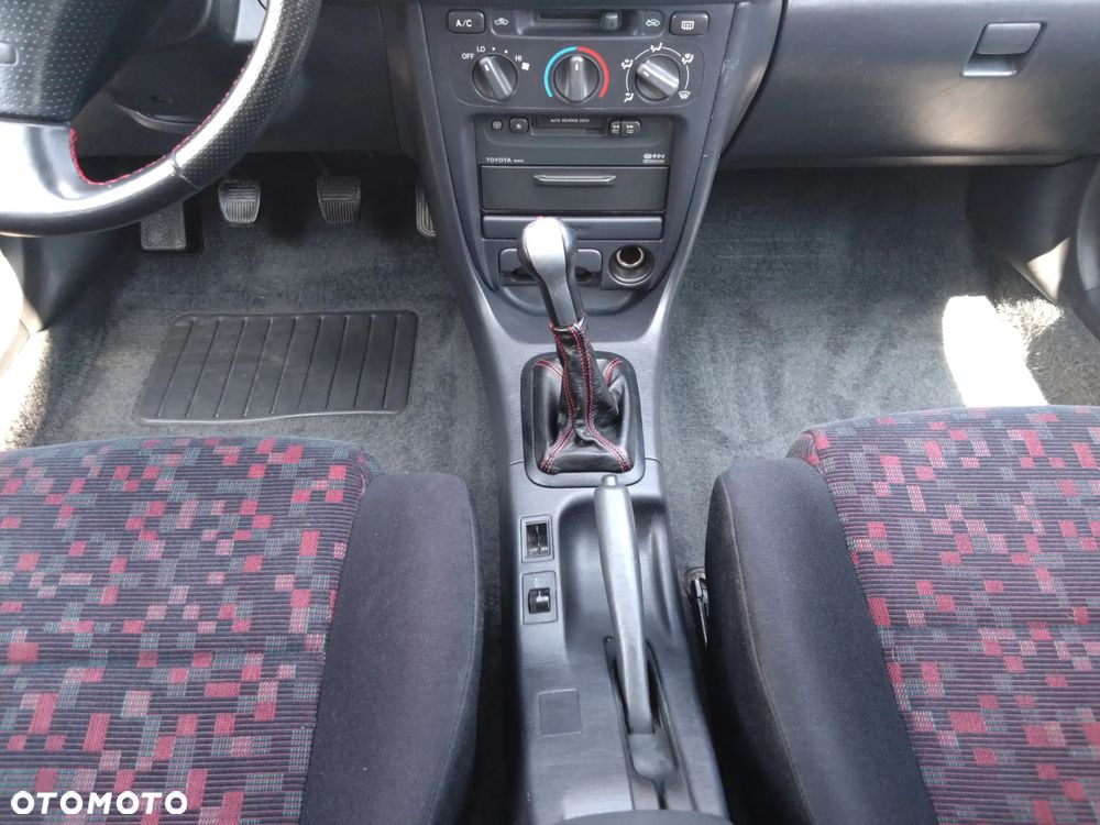 Toyota Corolla - 10