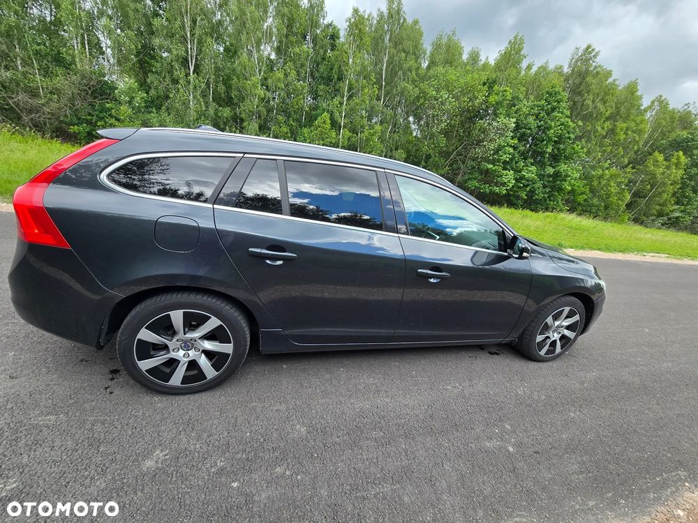 Volvo V60 D6 AWD Plug-in Hybrid Summum - 12