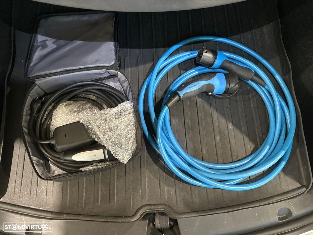 Tesla Model Y Long Range Dual Motor AWD - 17
