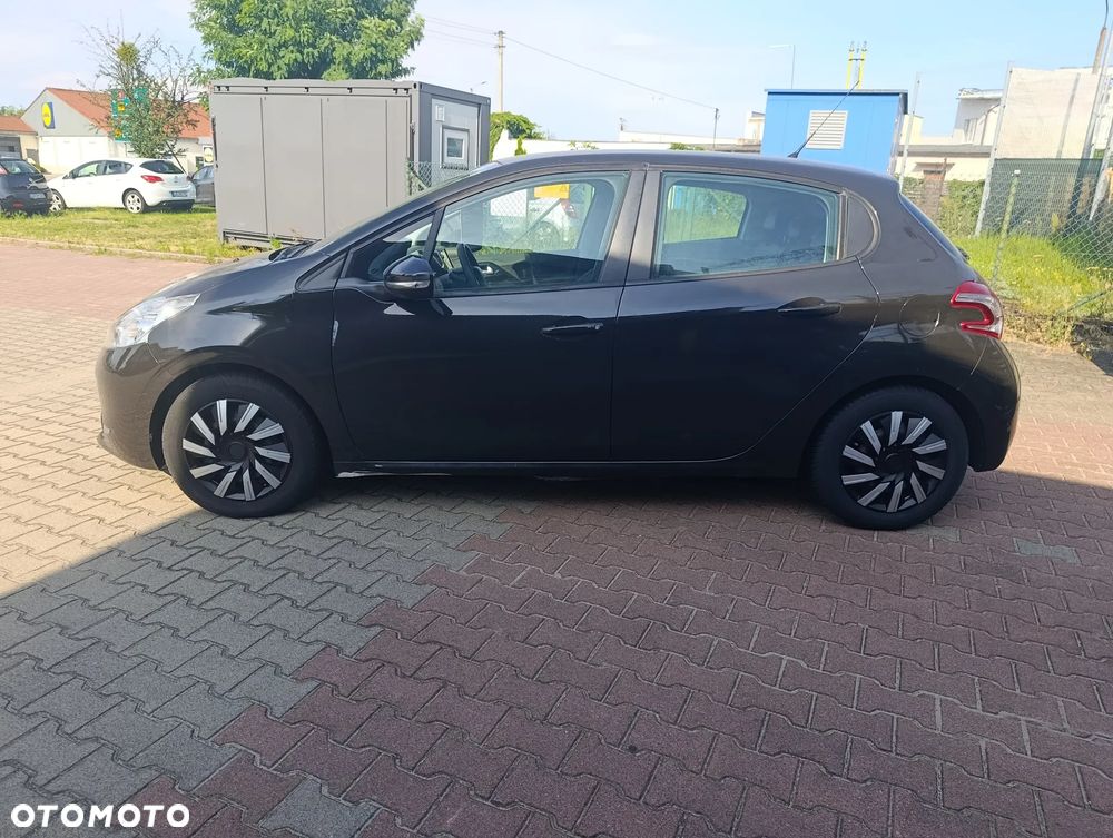 Peugeot 208 82 VTI Allure - 21