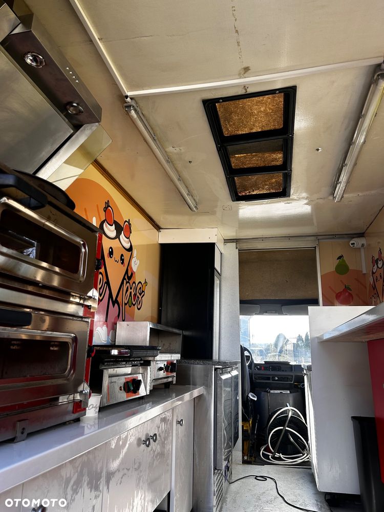 Mercedes Benz 308D - 4