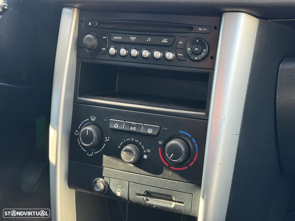 Peugeot 207 1.4 HDi Premium - 19