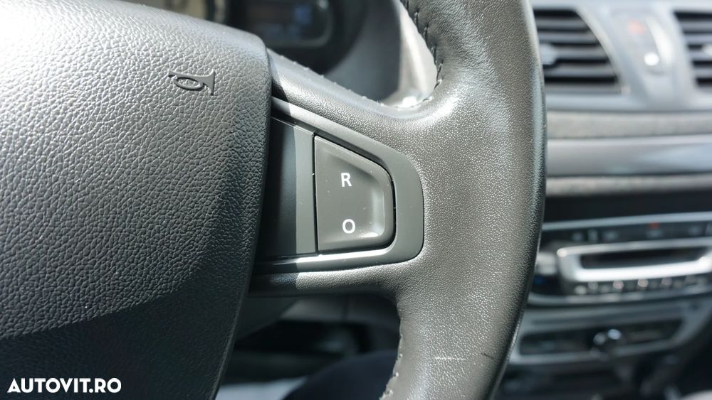 Renault Megane ENERGY dCi 110 EDC LIMITED - 23