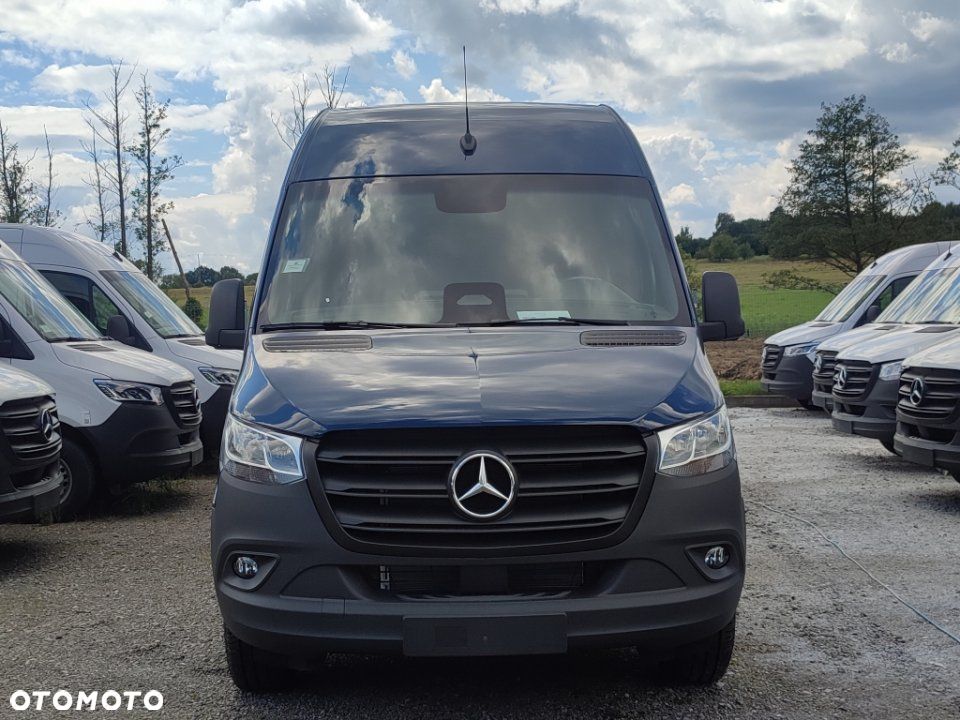 Mercedes-Benz Sprinter - 2