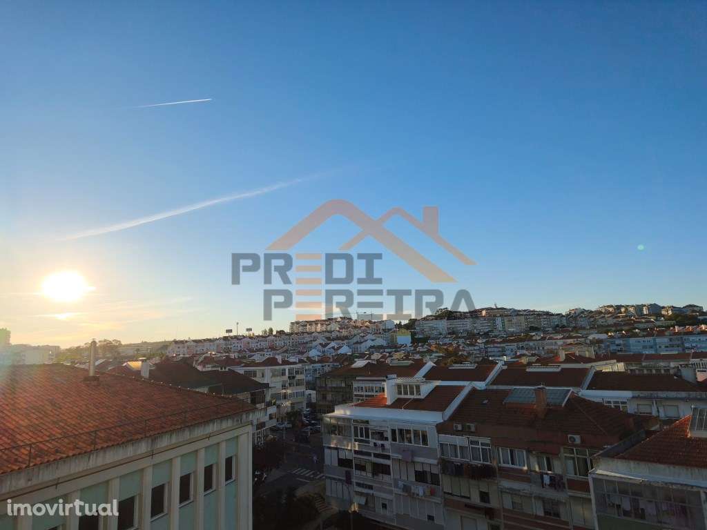 Apartamento T4, totalmente remodelado, situado na Damaia. - Grande imagem: 2/26