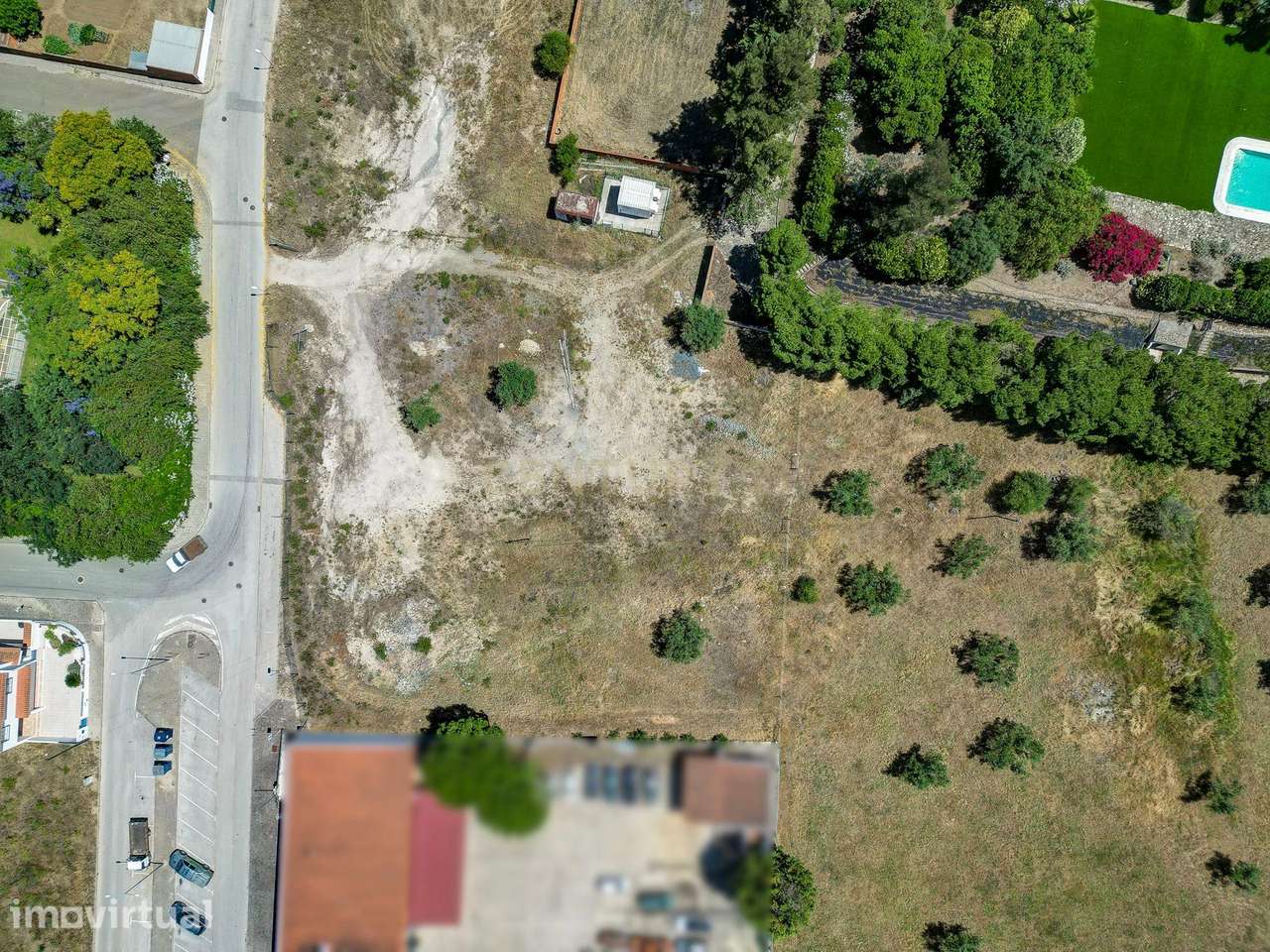 Terreno Urbano com 2.500 m², capacidade construção de 1.500m2, habitac - Grande imagem: 3/26