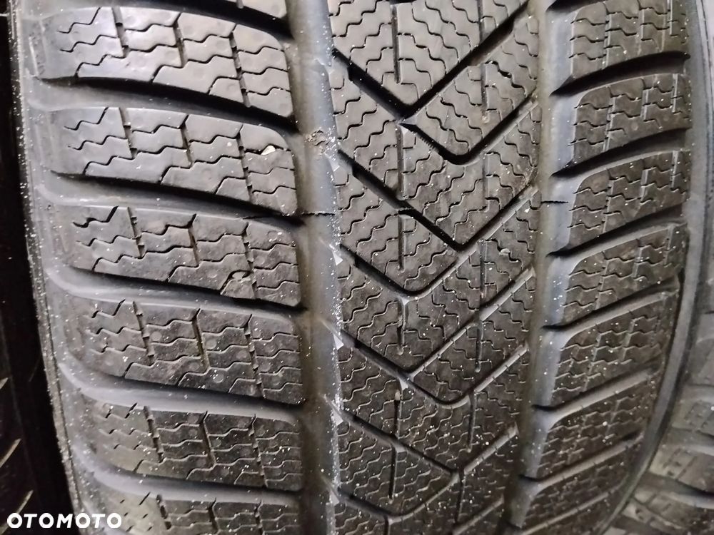 4x Pirelli Winter Sottozero 3 245/45/18 100V - 4
