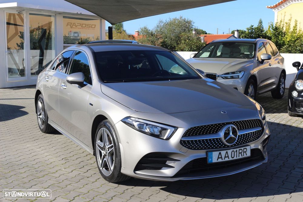 Mercedes-Benz A 250 Limousine e AMG Line - 3