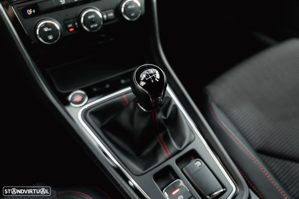 SEAT Leon ST 1.6 TDI FR S/S - 34