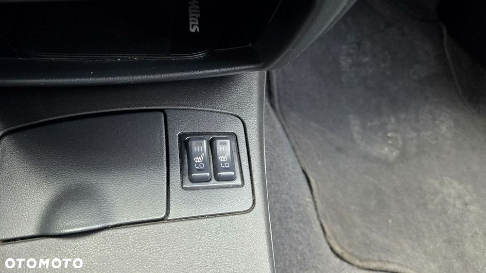 Mitsubishi Outlander - 12