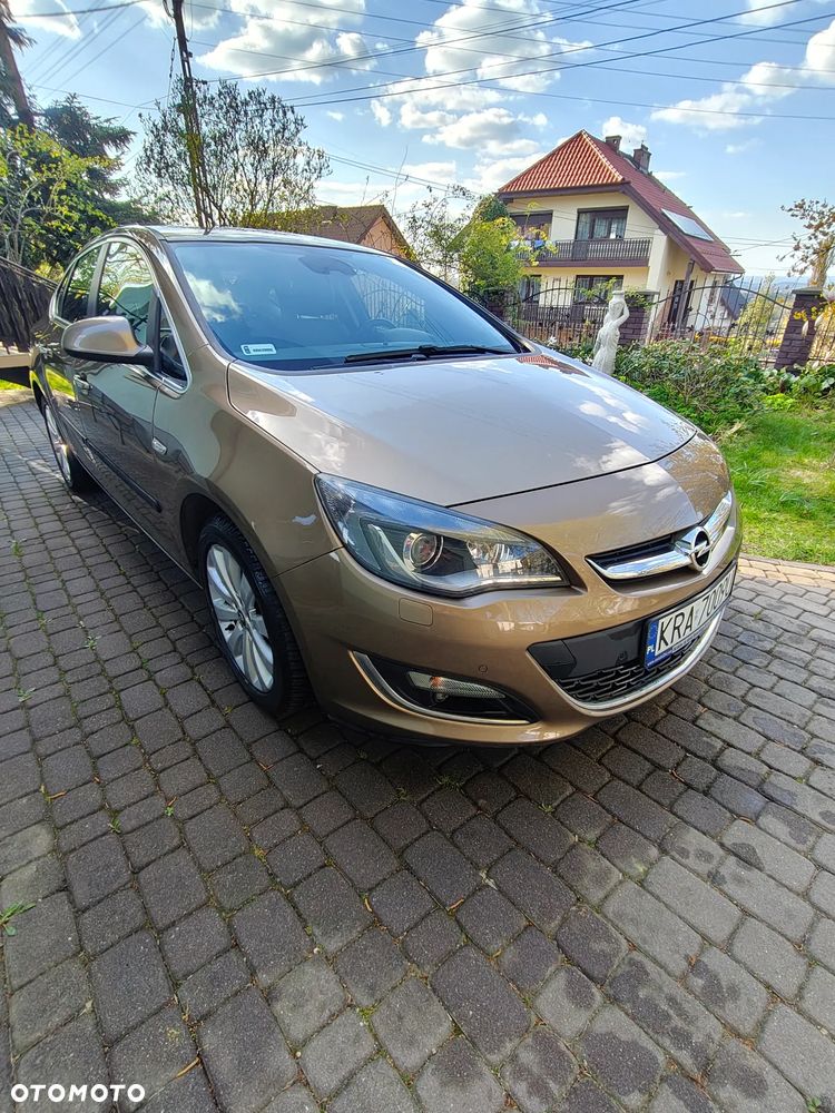 Opel Astra 1.4 T Executive - 4