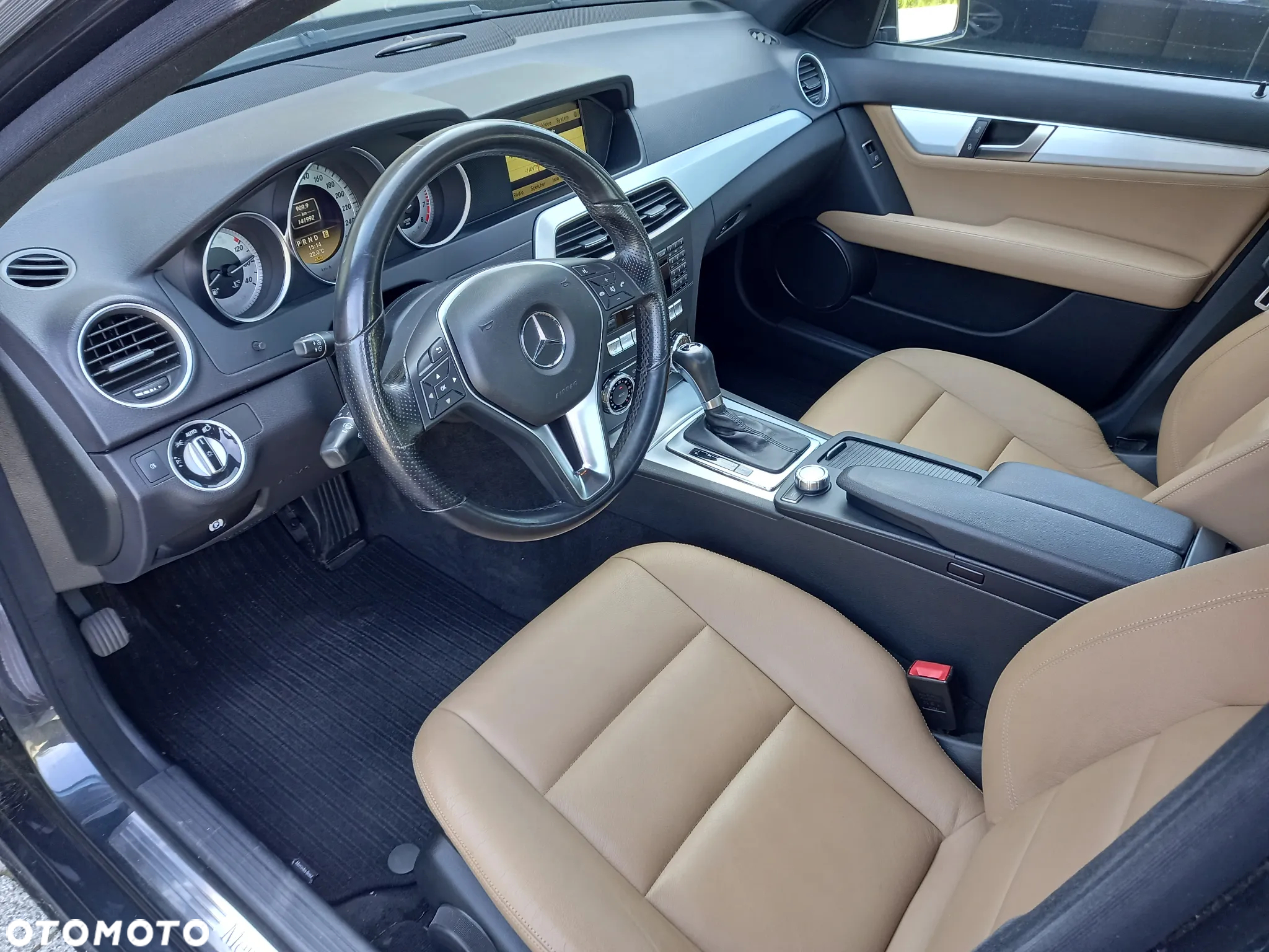 Mercedes-Benz Klasa C 250 CGI BlueEff Avantgarde - 18