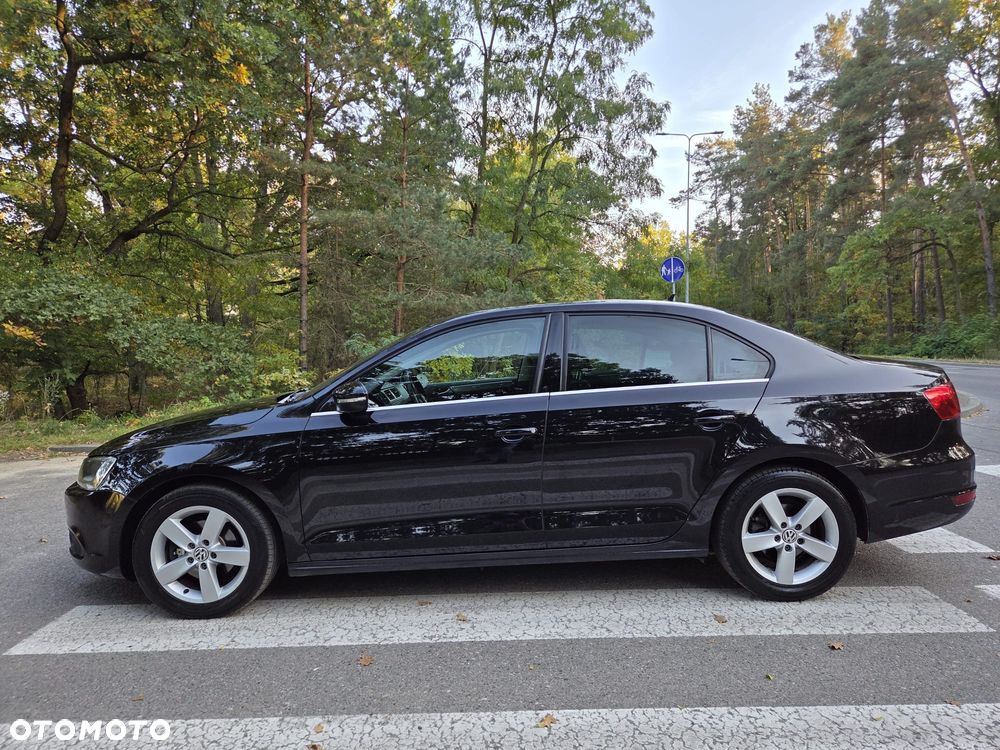 Volkswagen Jetta - 5