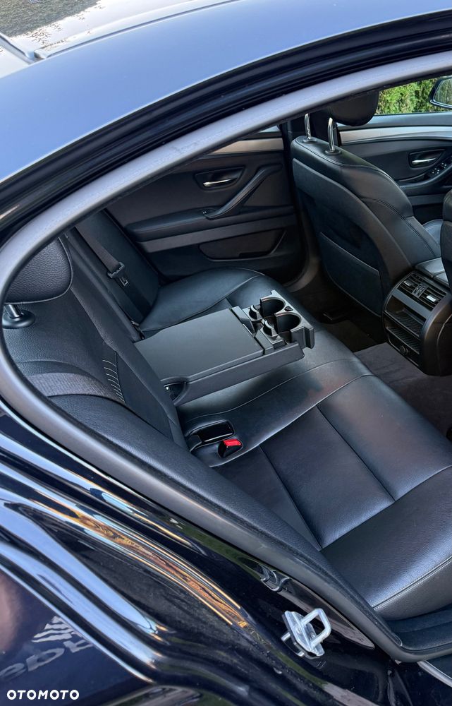 BMW Seria 5 525d xDrive - 30