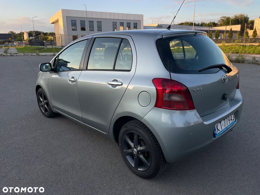 Toyota Yaris 1.3 Luna - 7