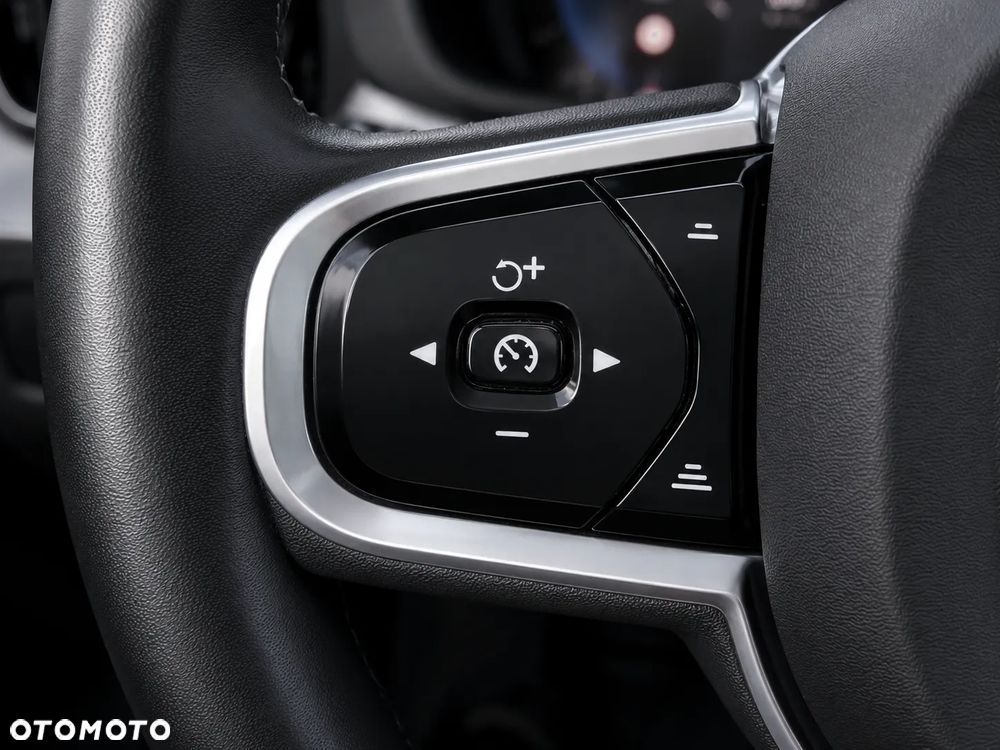 Volvo XC 60 B4 D Ultimate Dark - 25