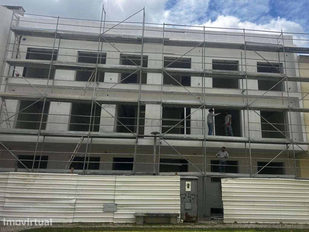 Extraordinário Apartamento T3+1 com amplas áreas em Coina - Grande imagem: 4/30