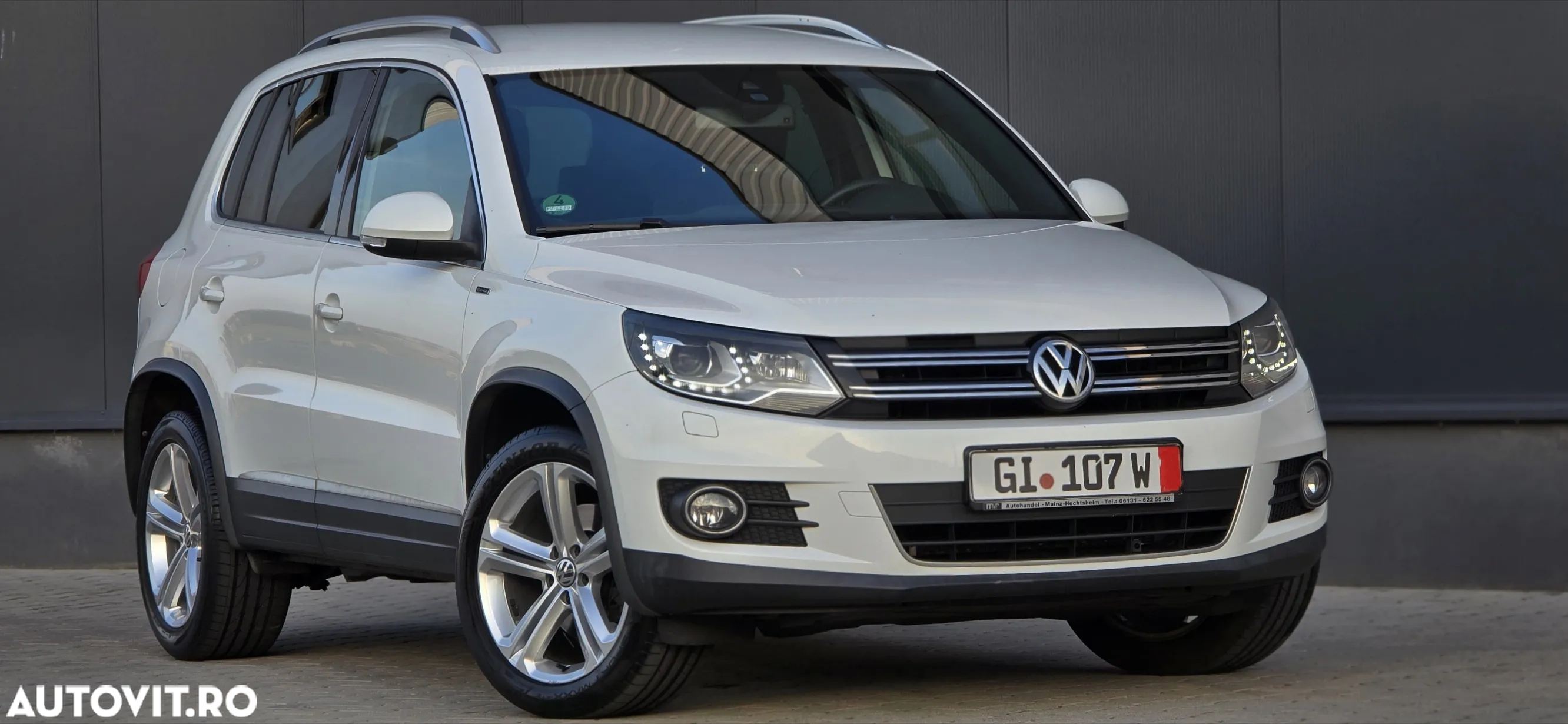 Volkswagen Tiguan 2.0 TDI SCR 4MOTION BlueMotion Technology DSG Lounge Sport & Style - 9