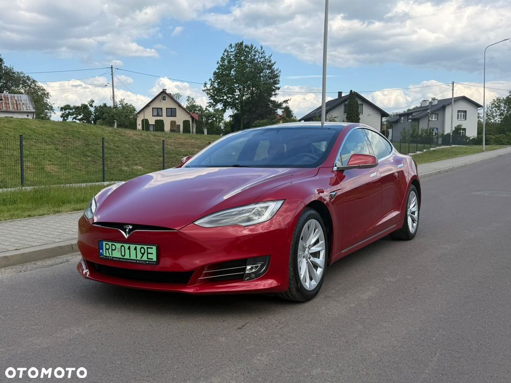Tesla Model S - 2