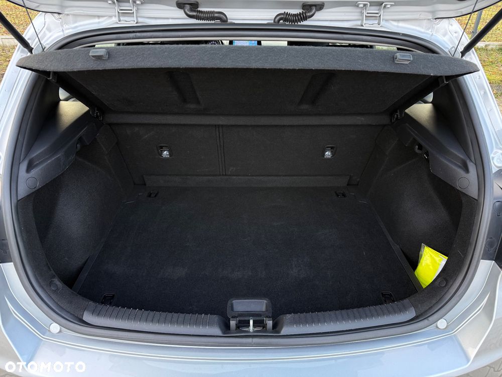 Hyundai i30 1.5 DPI Classic + - 24