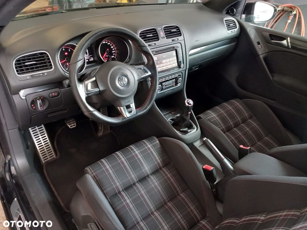 Volkswagen Golf - 5