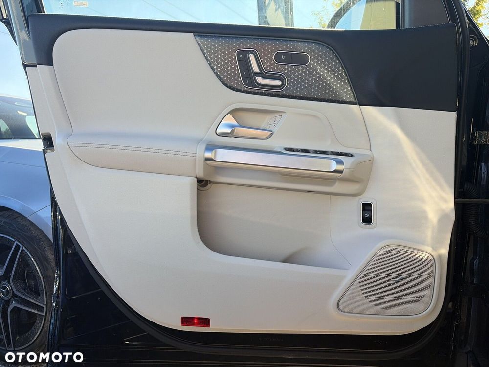 Mercedes-Benz GLB - 26