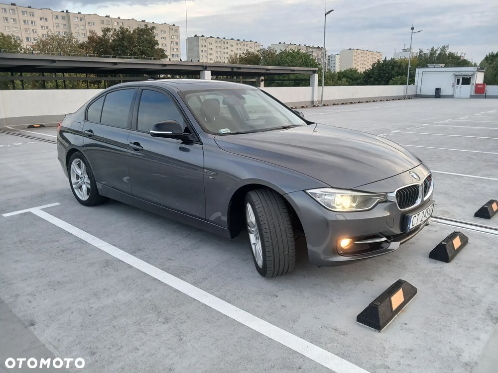 BMW Seria 3 320i M Sport - 4