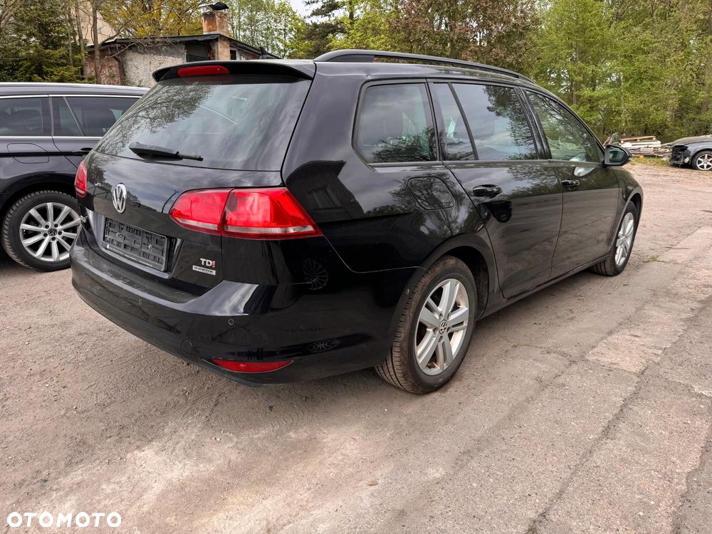 Volkswagen Golf 1.6 TDI DPF BlueMotion - 4