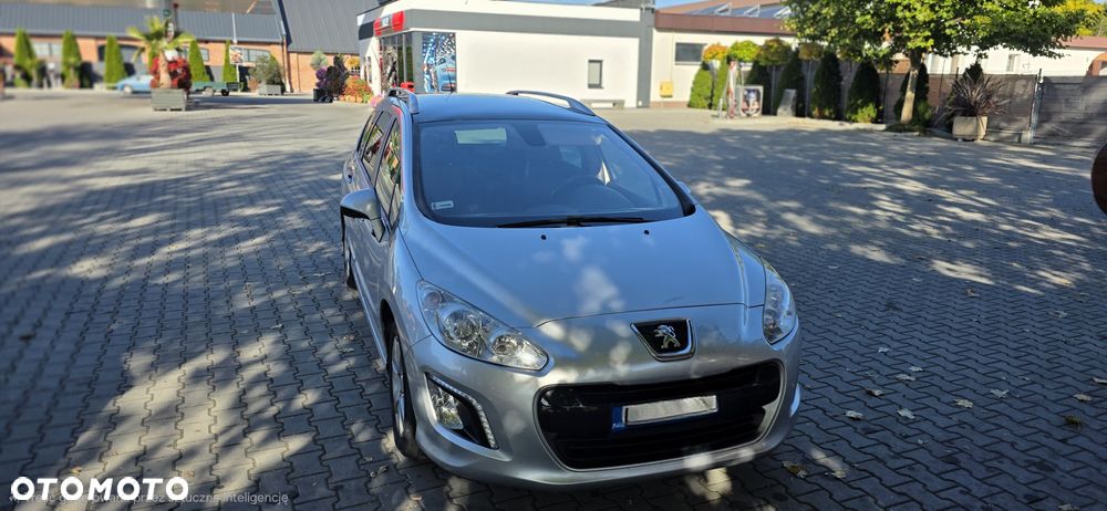 Peugeot 308 - 1