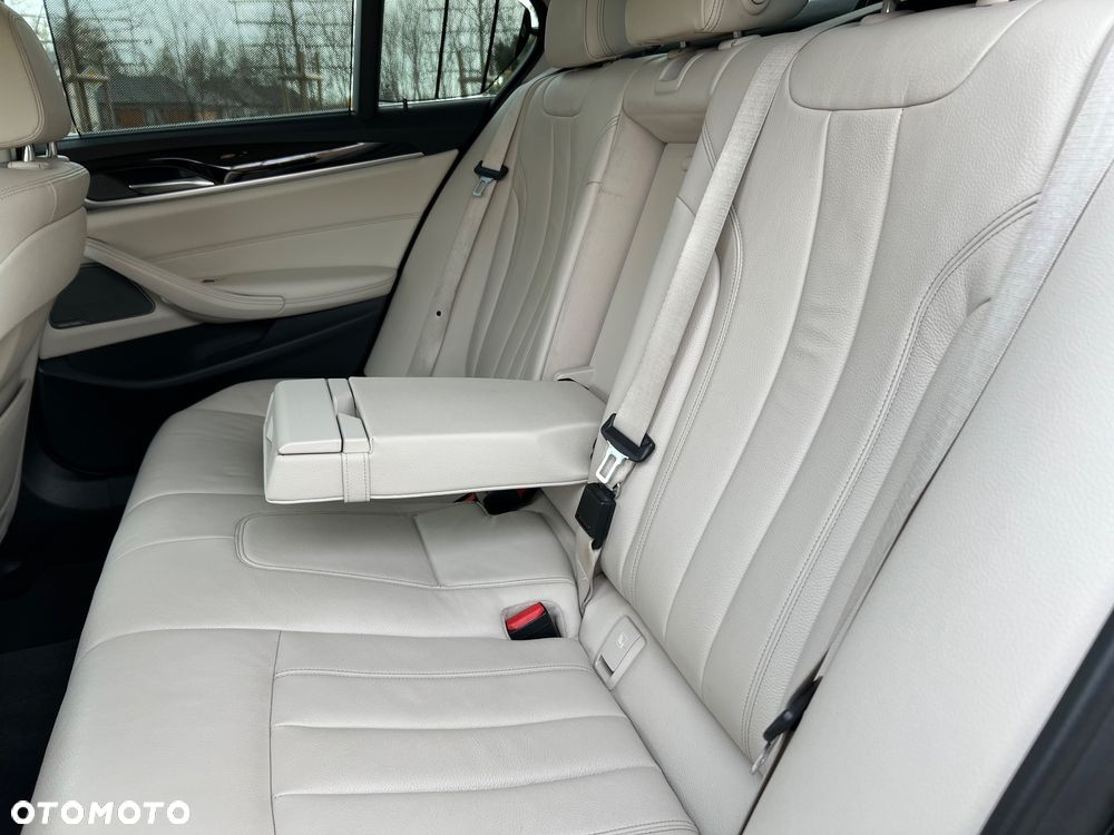 BMW Seria 5 520d xDrive Luxury Line sport - 21