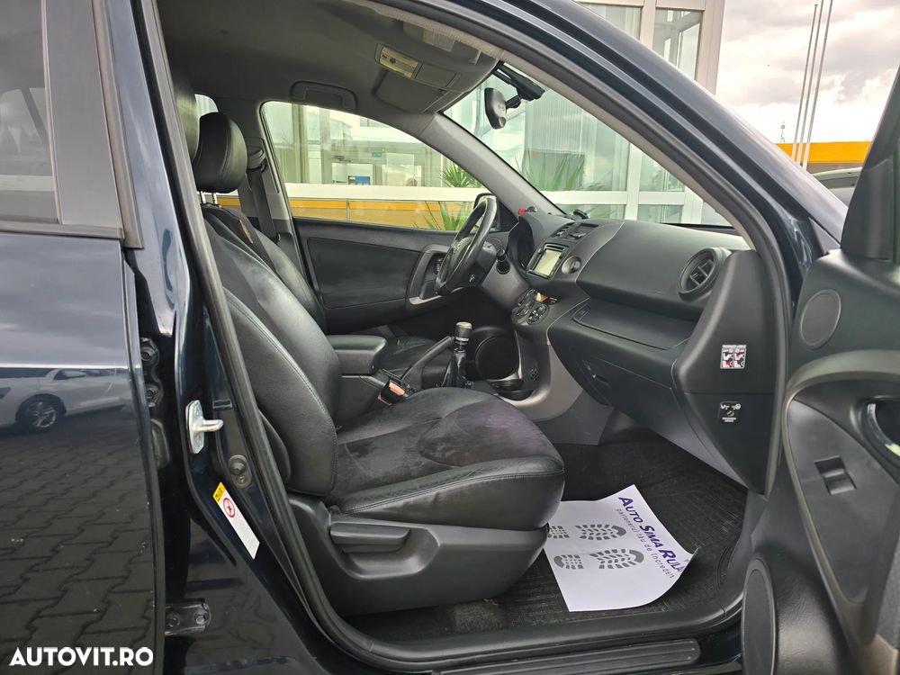 Toyota RAV4 - 9