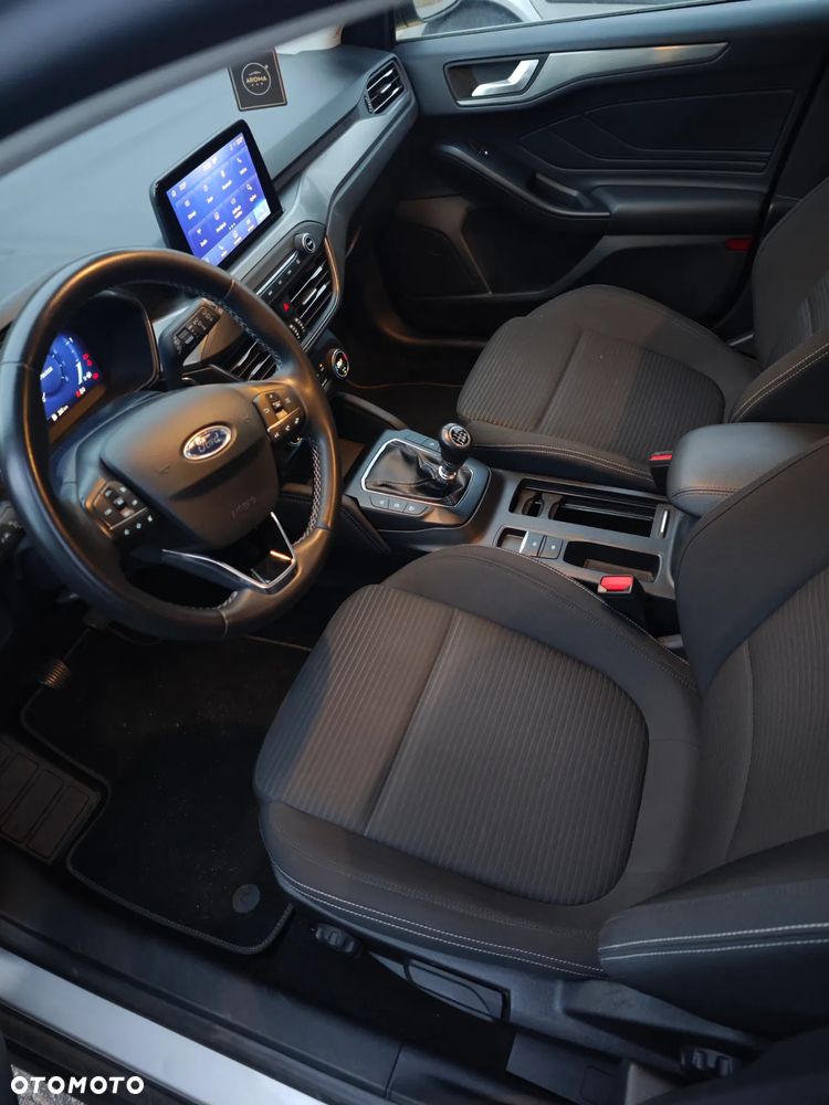 Ford Focus 1.0 EcoBoost Hybrid TITANIUM - 14