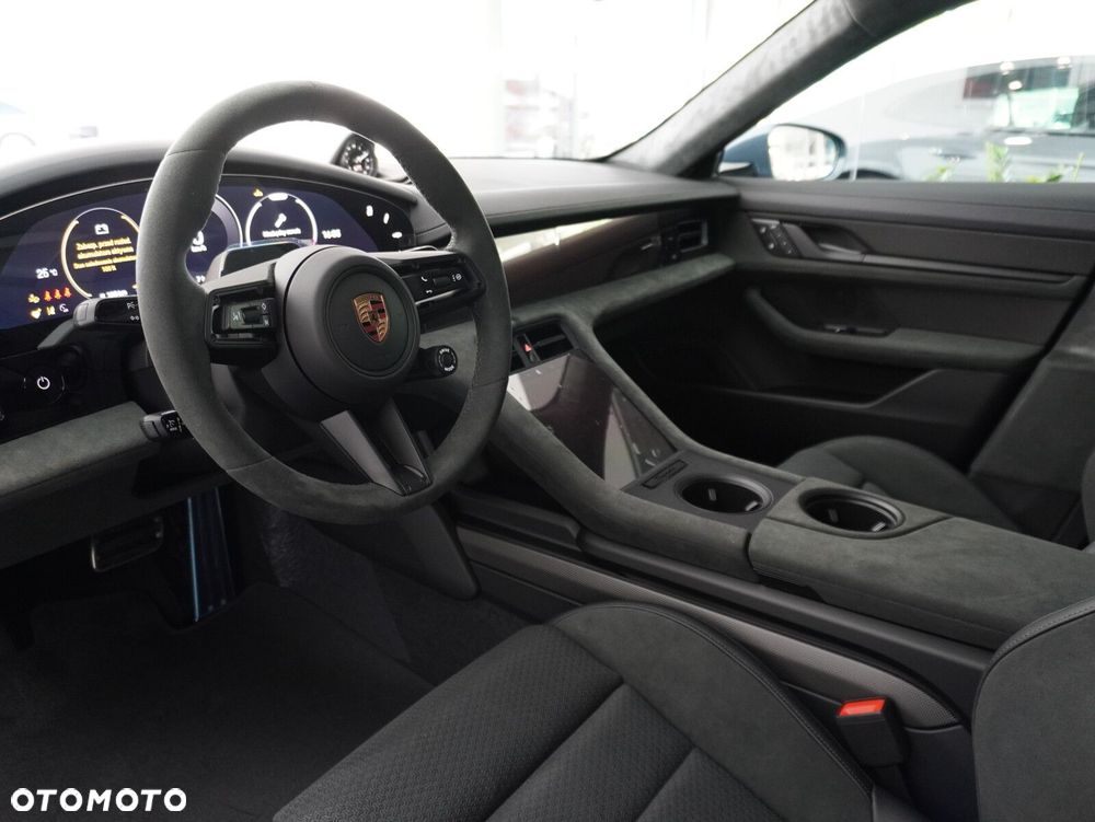 Porsche Taycan 105kWh GTS - 29