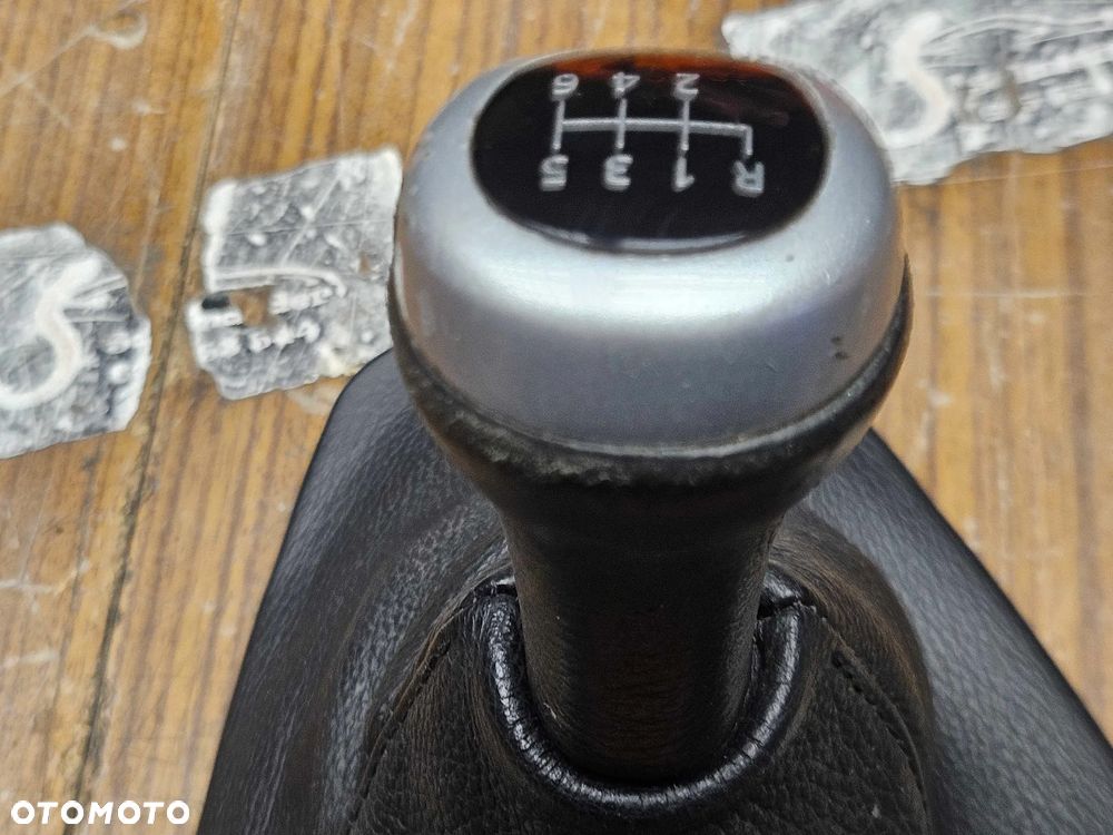 Gałka Mieszek Czarna Skóra Lewarek Zmiany 6 Biegów Manual BMW 3 E90 E91 E92 LCI Lift - 8