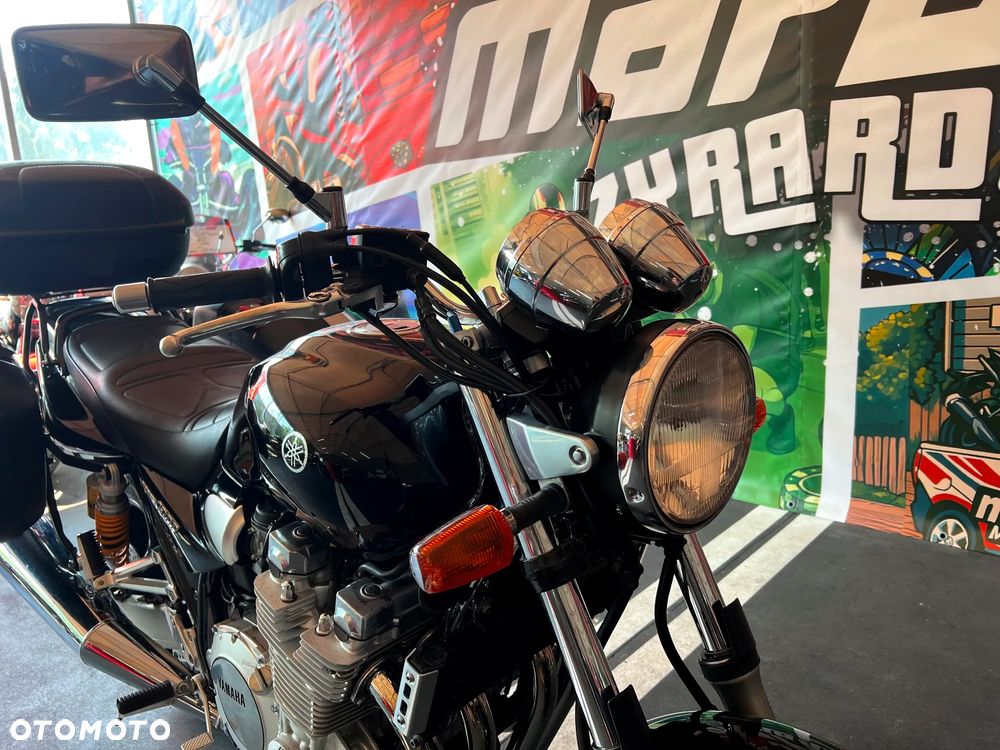 Yamaha XJR - 10