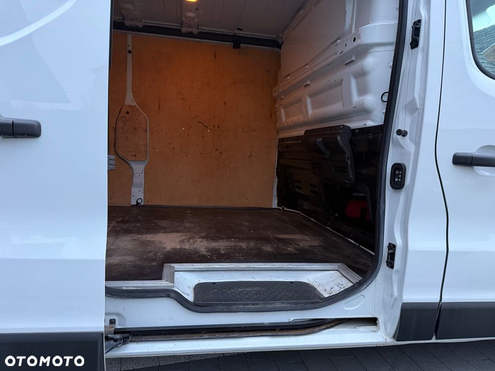 Renault Trafic - 19