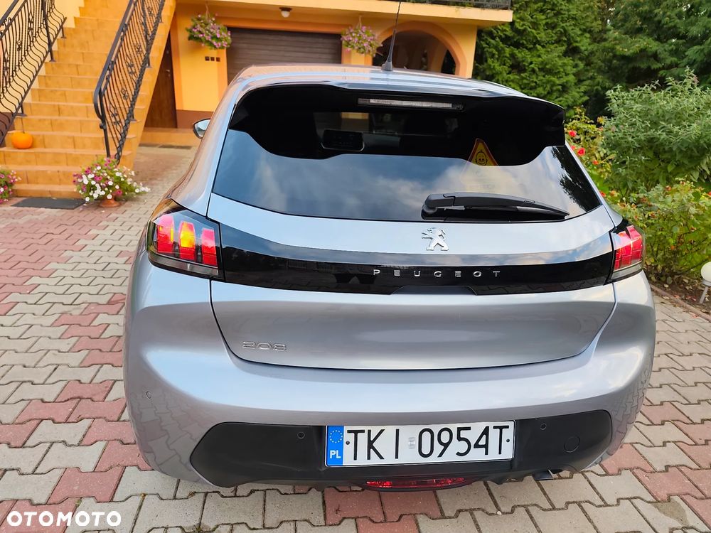 Peugeot 208 PureTech 100 EAT8 Allure - 23