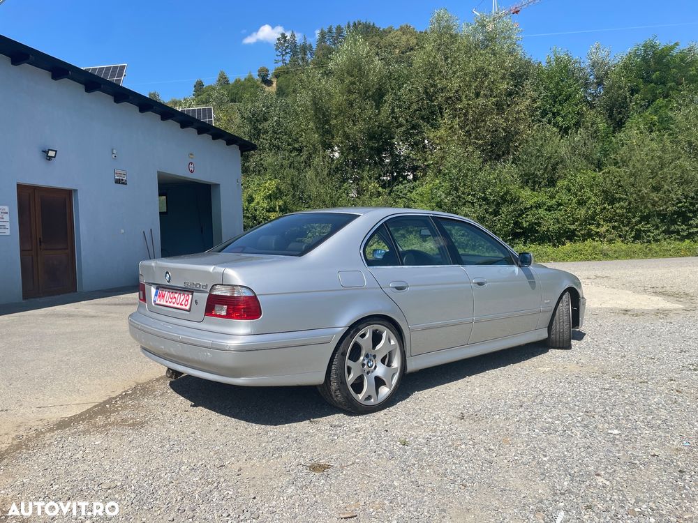 BMW Seria 5 520d Touring - 2