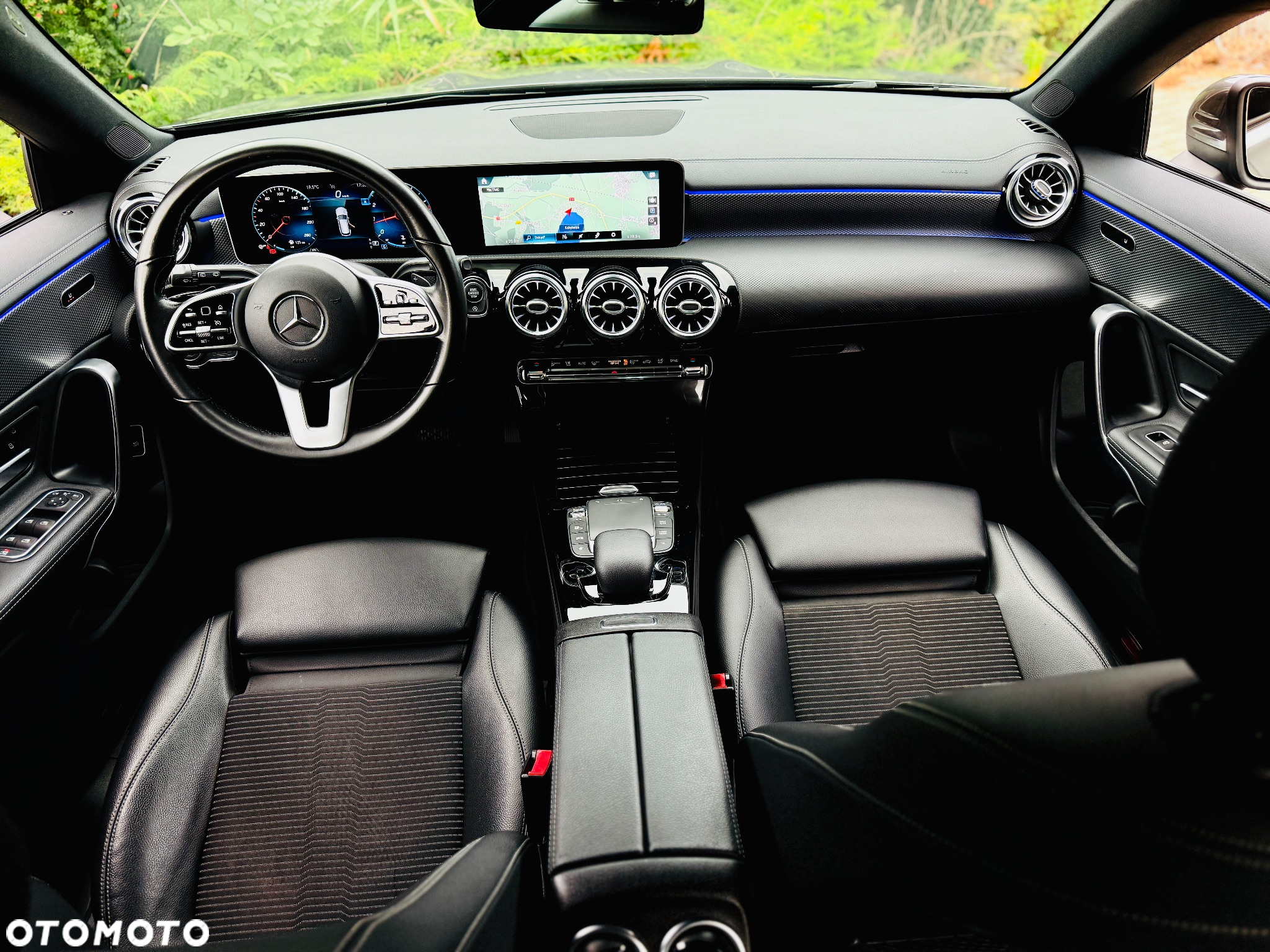 Mercedes-Benz CLA - 23