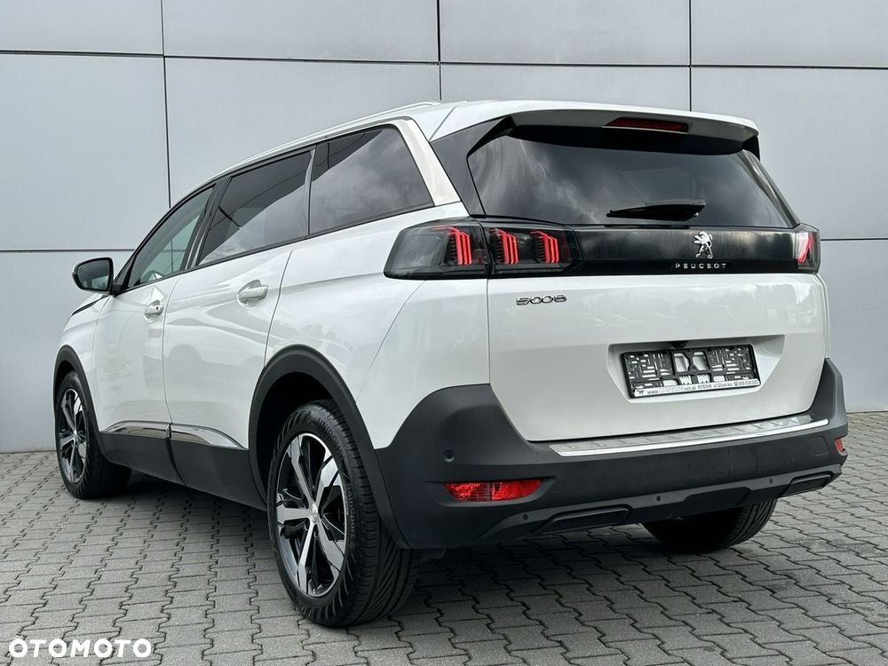 Peugeot 5008 - 8
