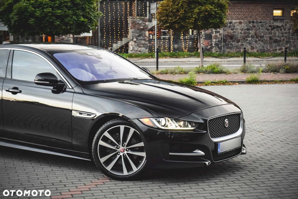 Jaguar XE 2.0 T R-Sport - 20