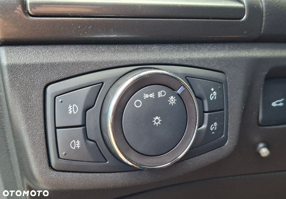 Ford Mondeo - 28